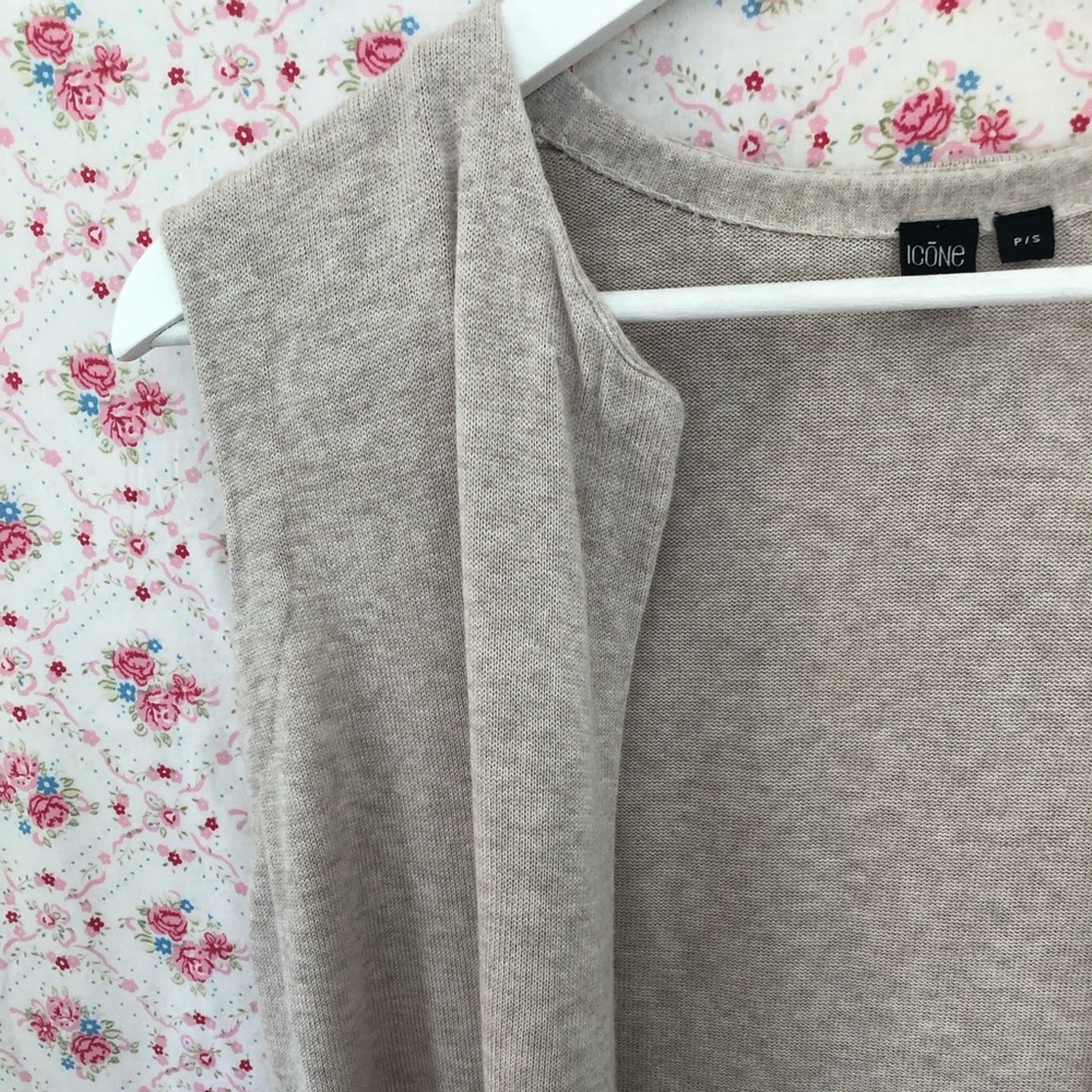 Icone by Simons Sweater Vest in Oat